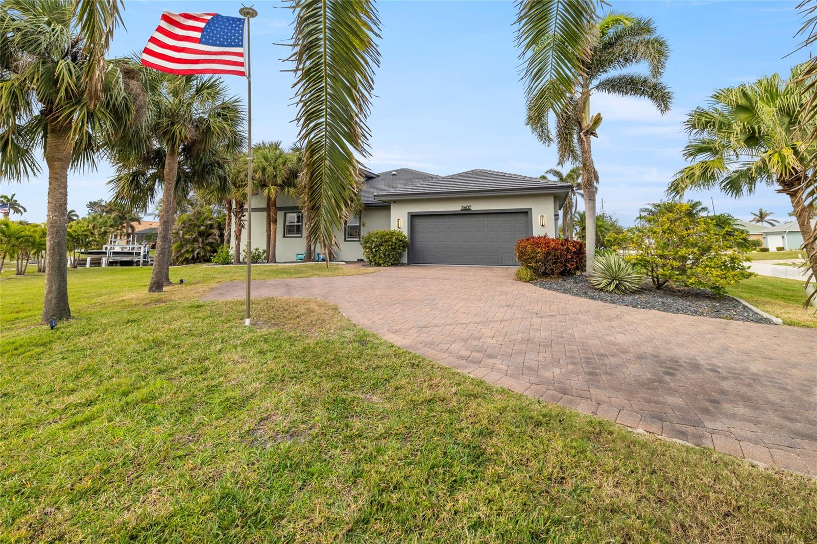 3607 DARIN DR photo 2