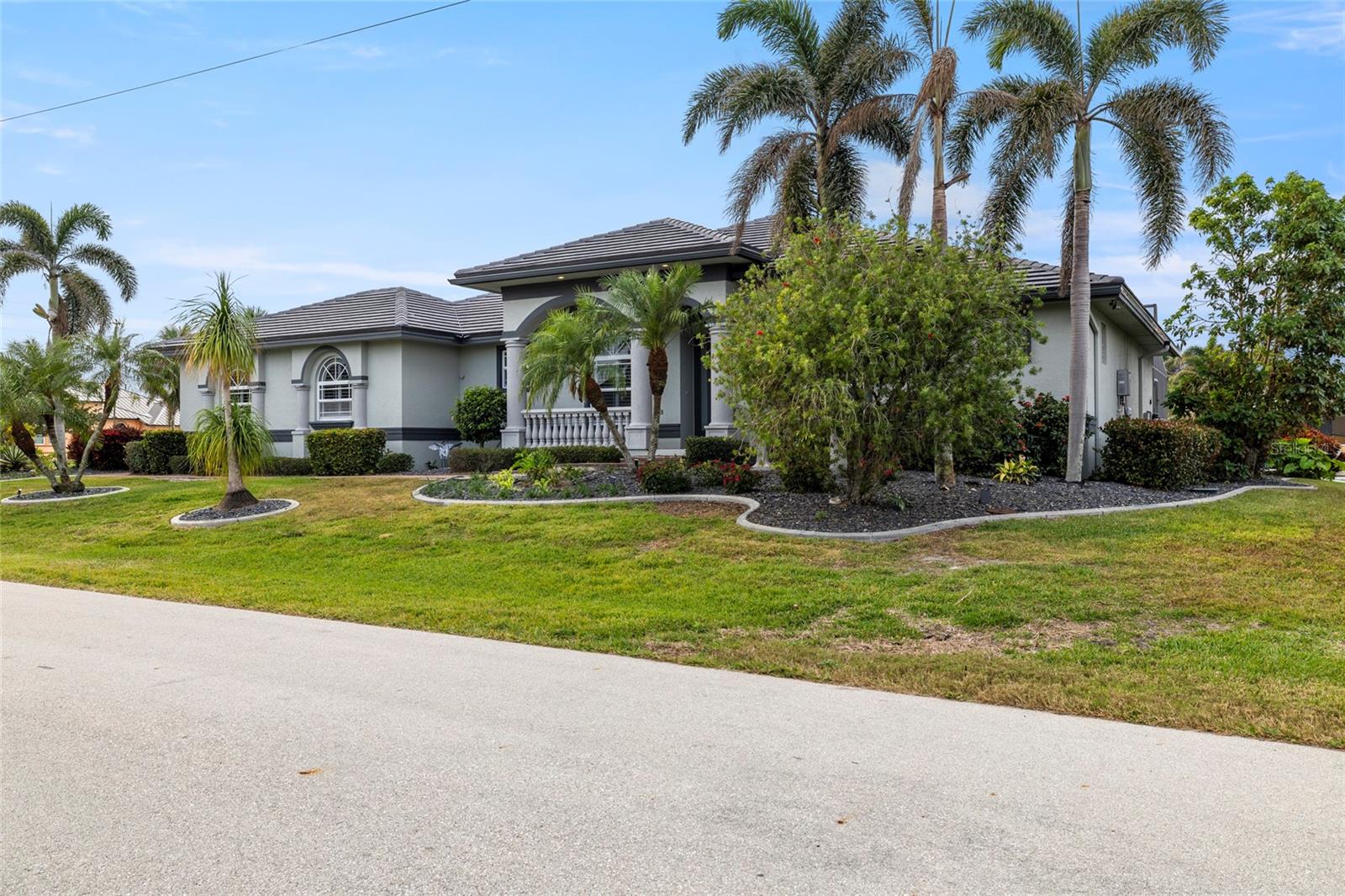 3607 DARIN DR photo 4