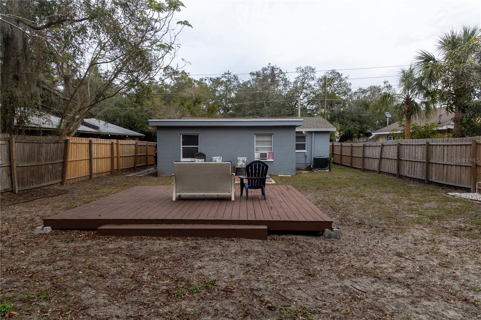438 E MARTIN LUTHER KING JR DR photo 3