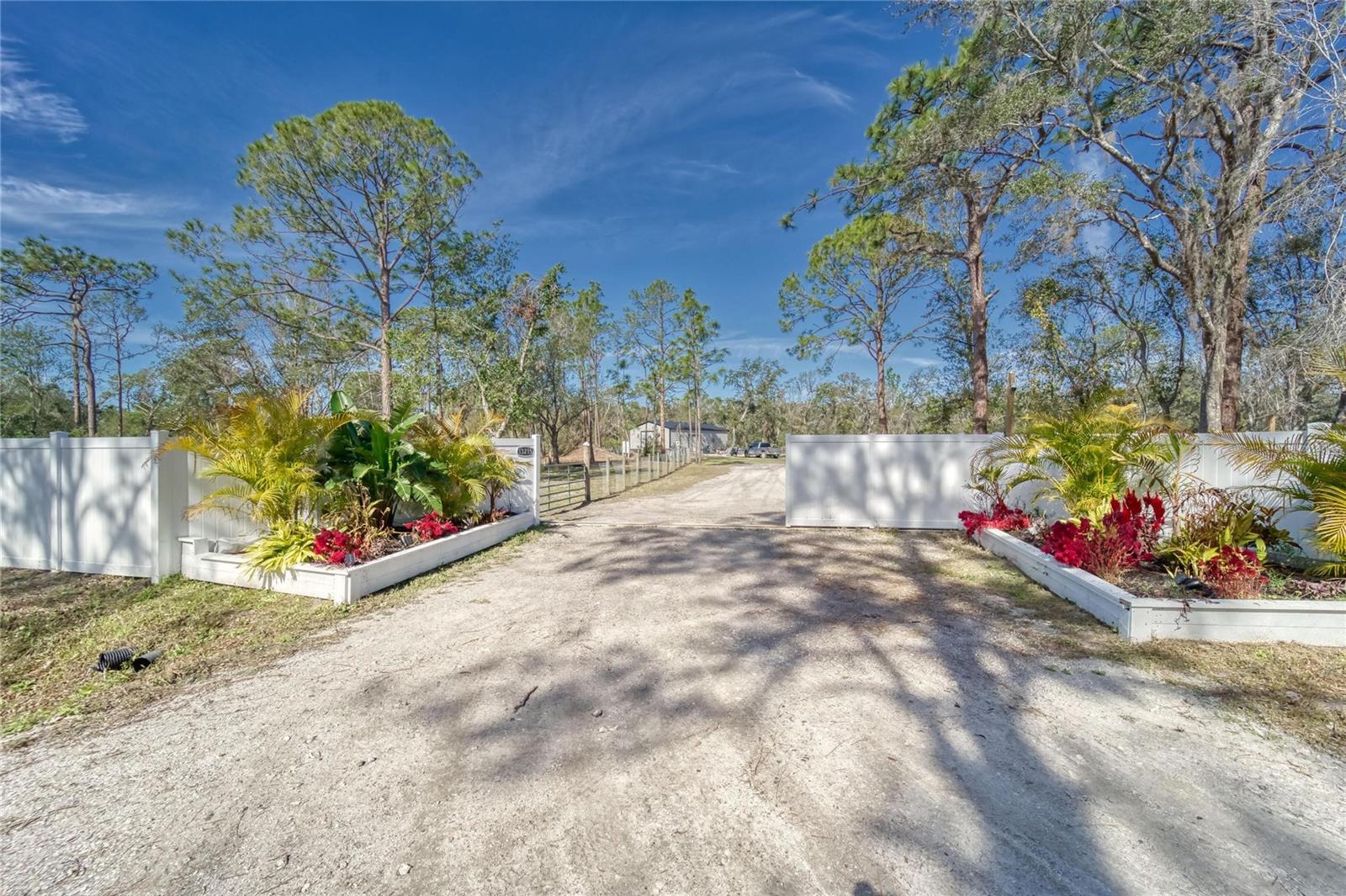 13215 SEMINOLE TRL photo 3