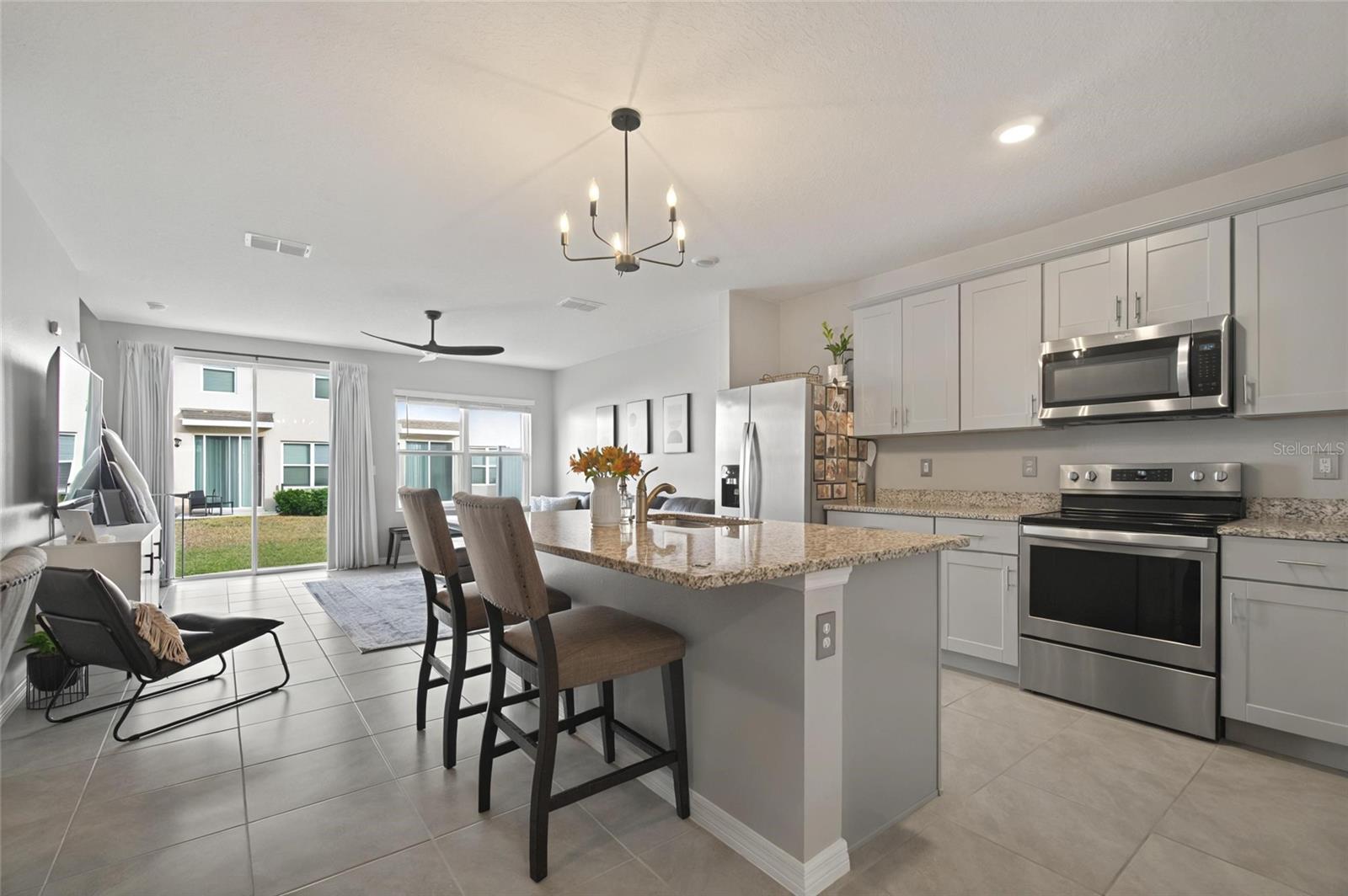 37 BELLA LAGO CIR photo 3