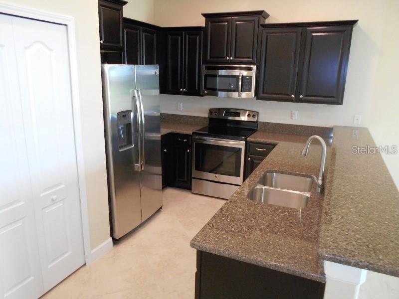 8946 AZALEA SANDS LN #8946 photo 3