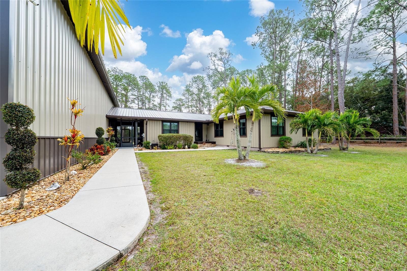 875 EDEN DR photo 4