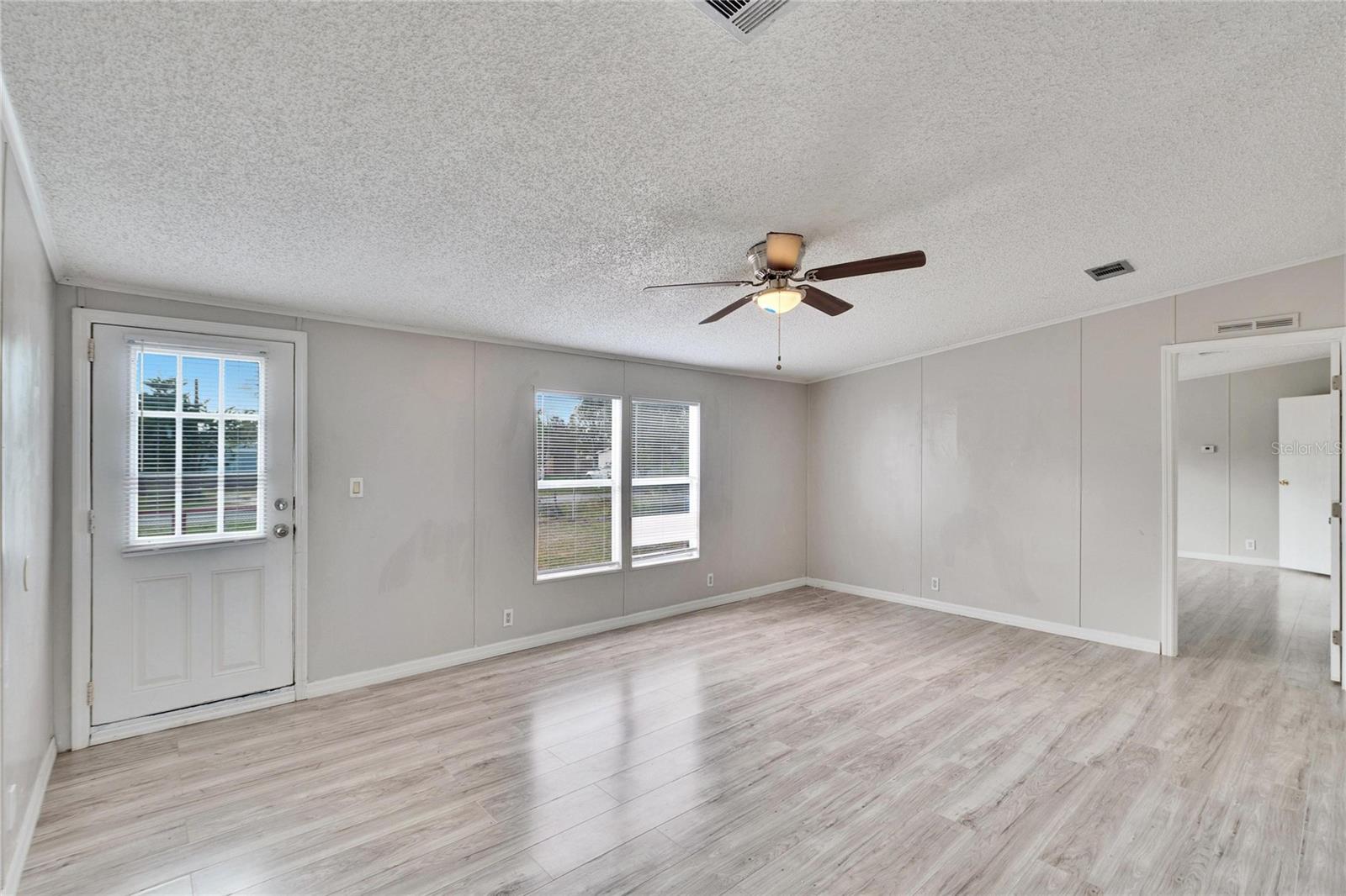 12914 GORDON RD photo 4