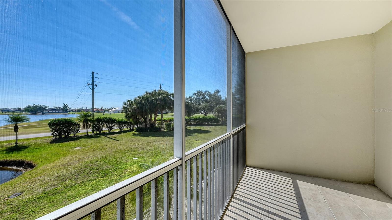 10045 LINKS LN #203 photo 2