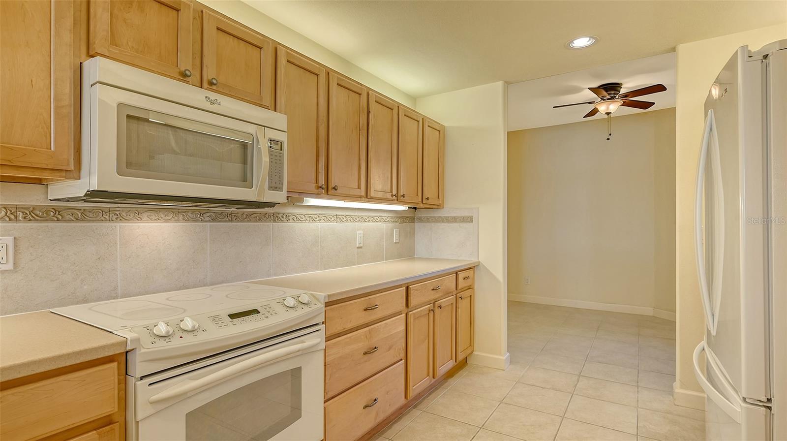 10045 LINKS LN #203 photo 4