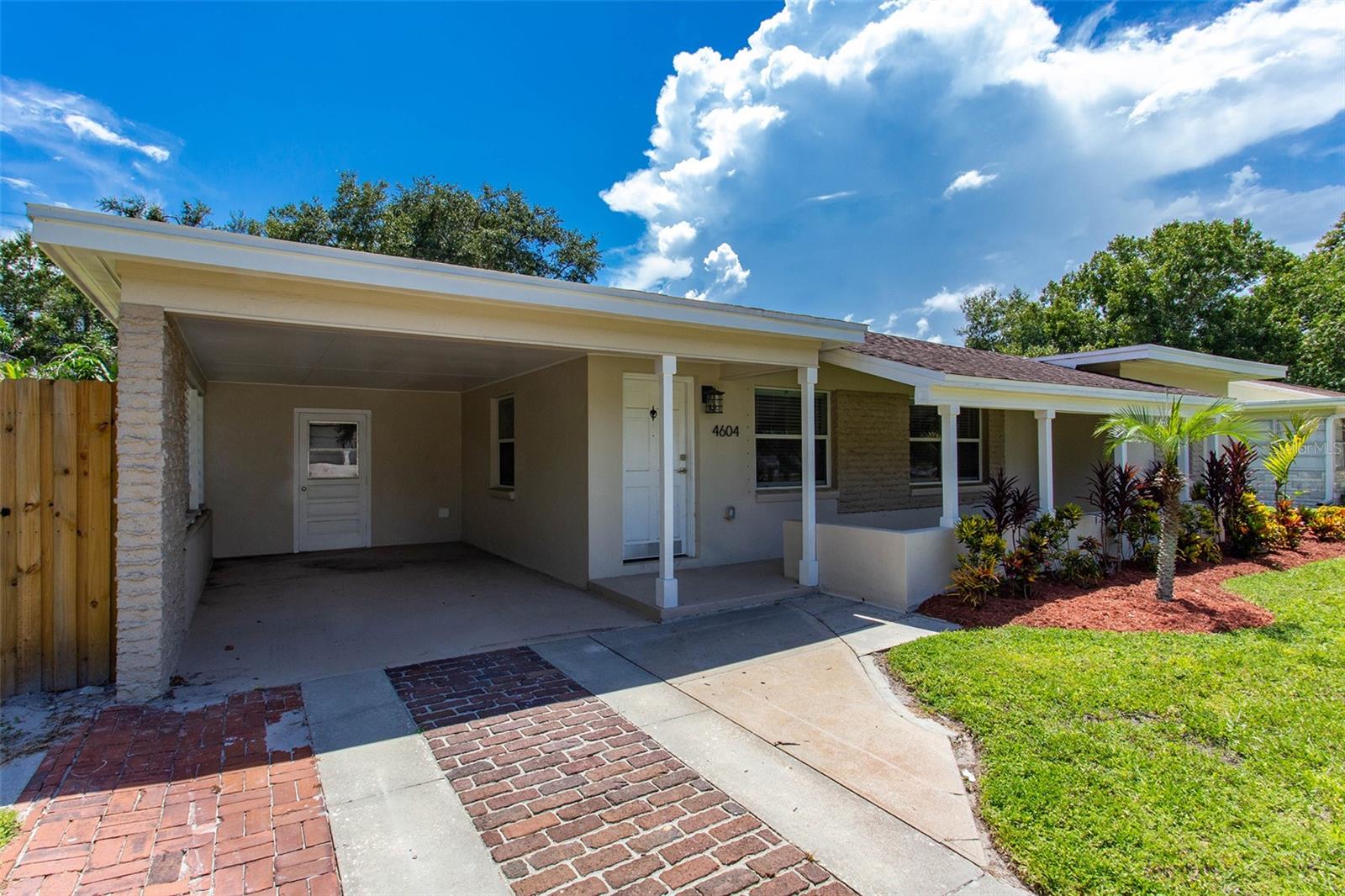 4604 W EL PRADO BLVD photo 2