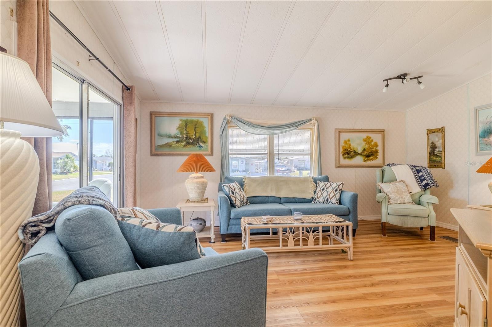 4328 CEDAR WAY photo 2