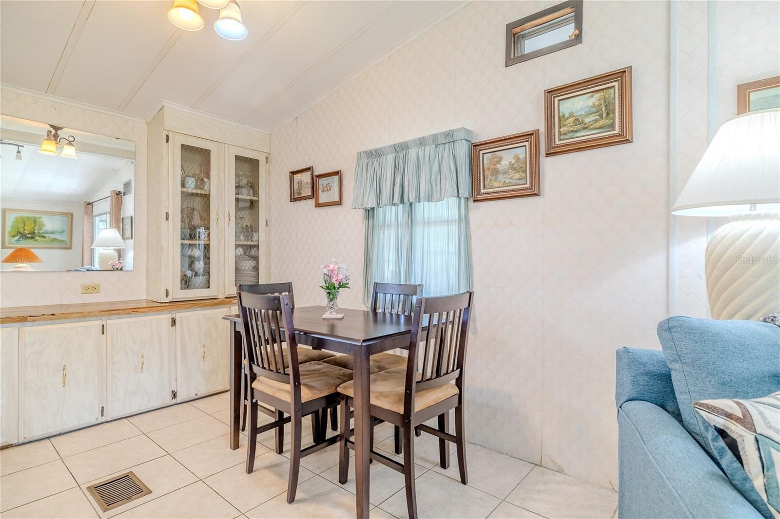 4328 CEDAR WAY photo 3