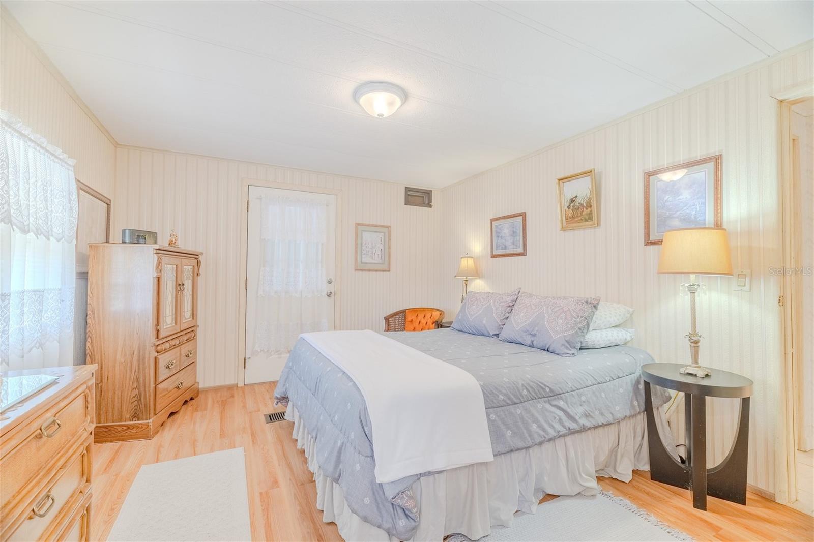 4328 CEDAR WAY photo 5