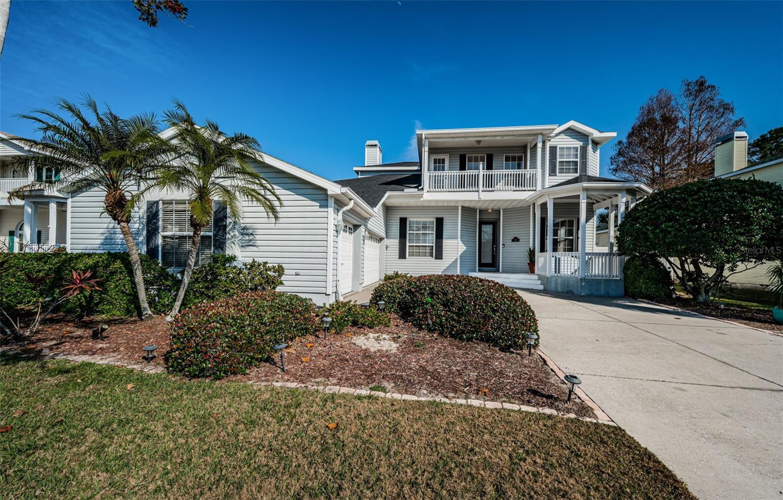 2930 SWAN CIR photo 3