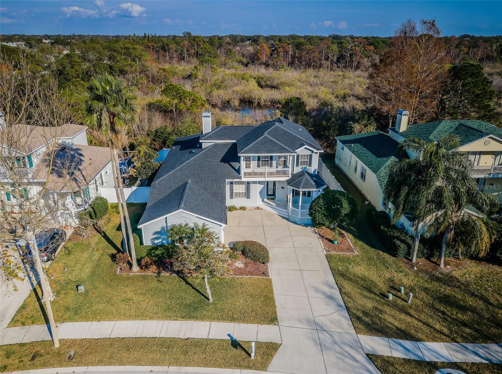 2930 SWAN CIR photo 4