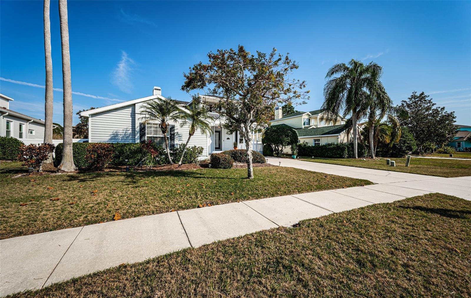 2930 SWAN CIR photo 5
