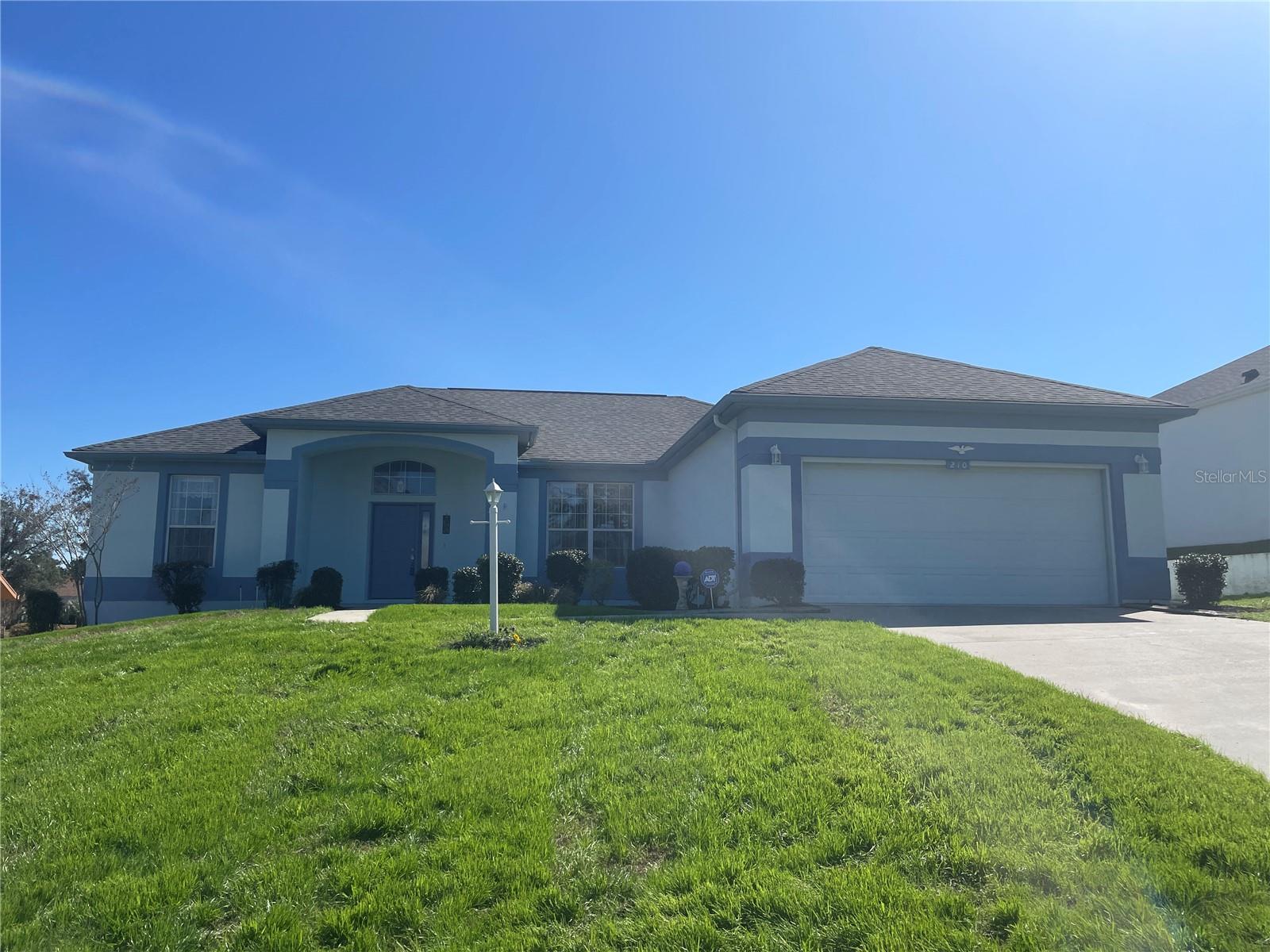 210 W REXFORD DR photo 2