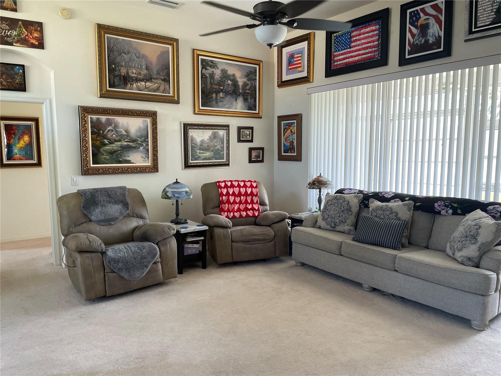 210 W REXFORD DR photo 4