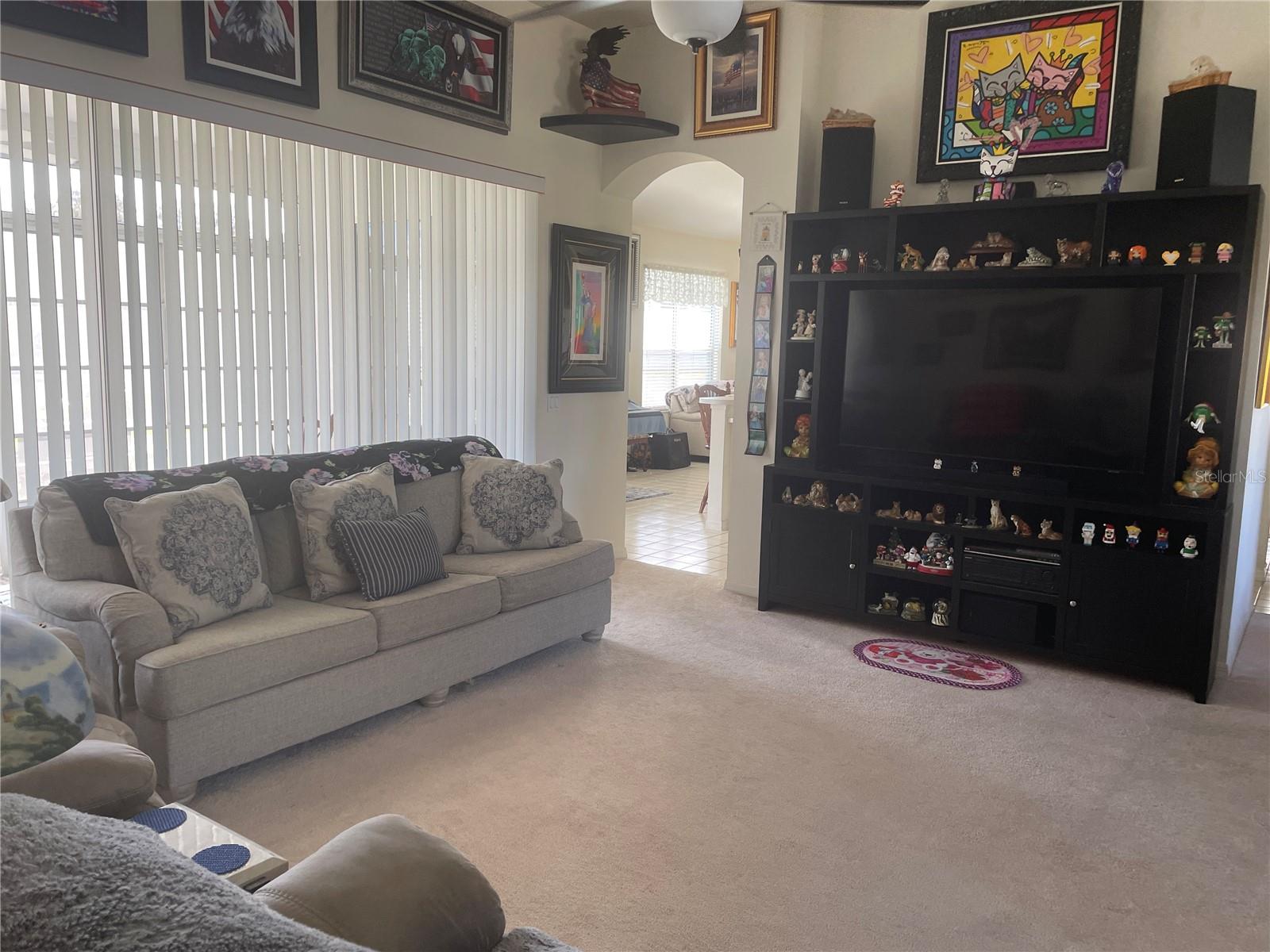 210 W REXFORD DR photo 5