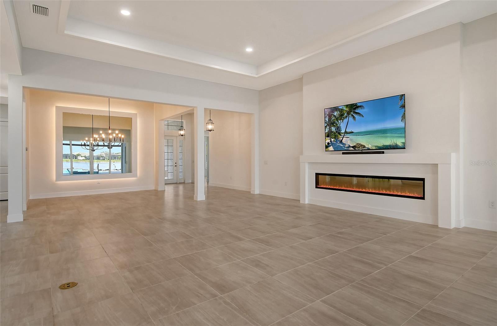 8043 WATERBEND TRL photo 2