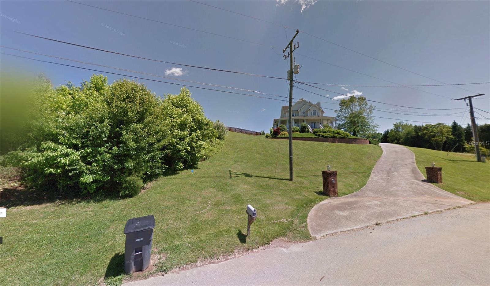 344 PARKER LN photo 2