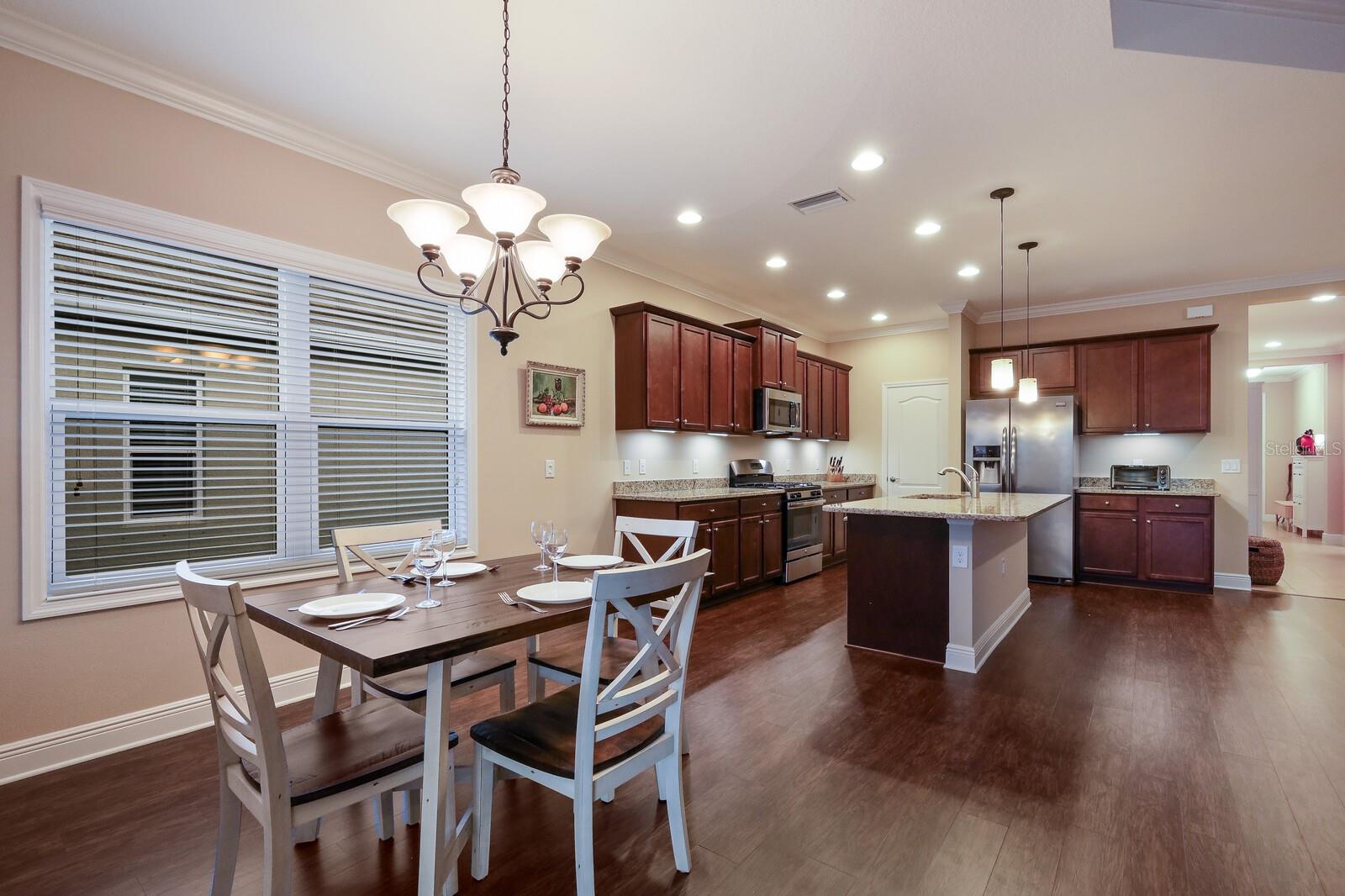 176 AVENS DR photo 5