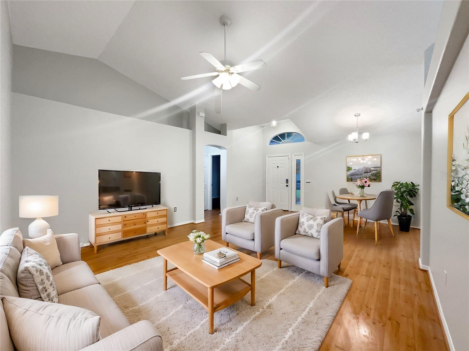 311 SILVER PINE DR photo 2