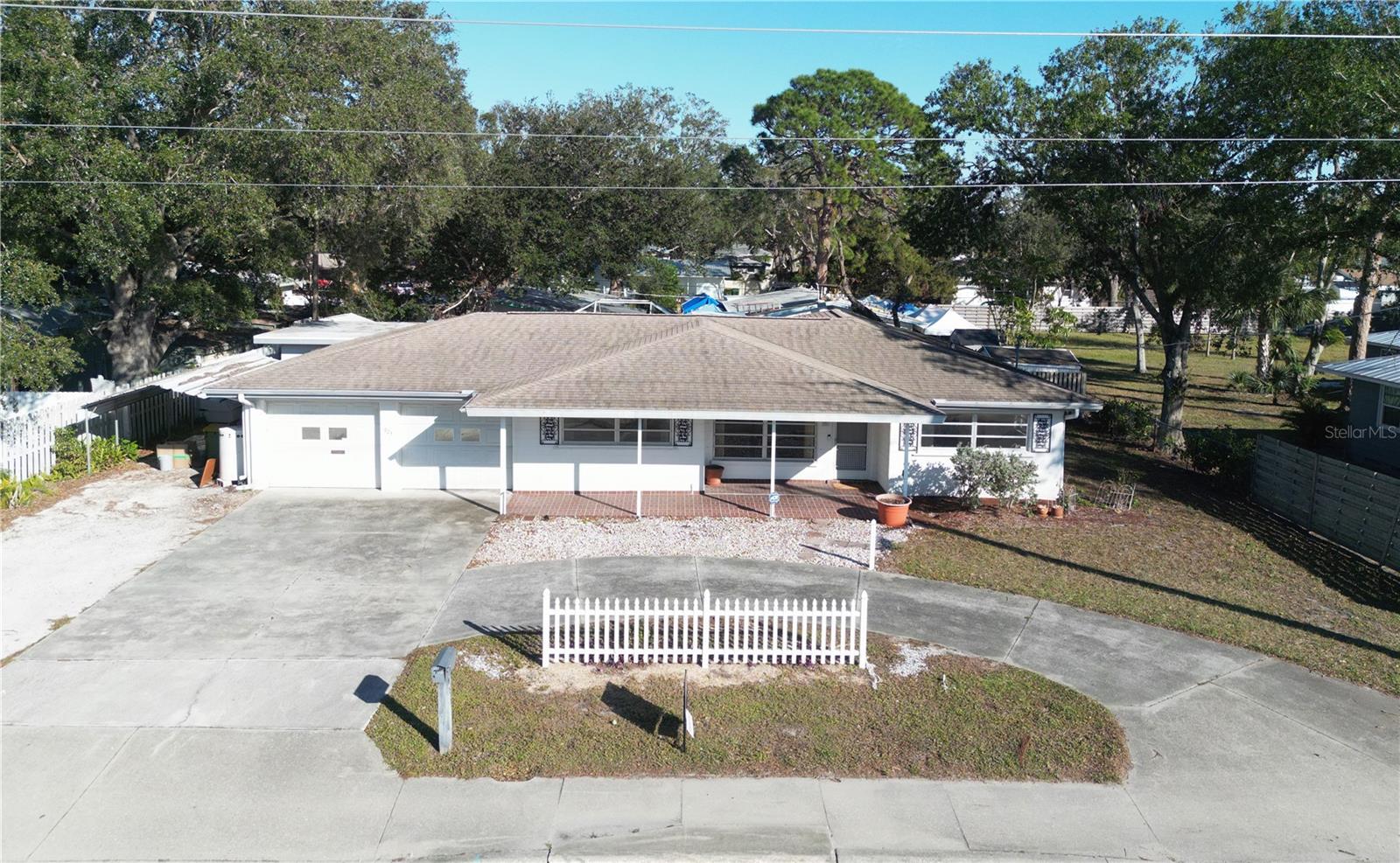 975 S TUTTLE AVE — home for sale