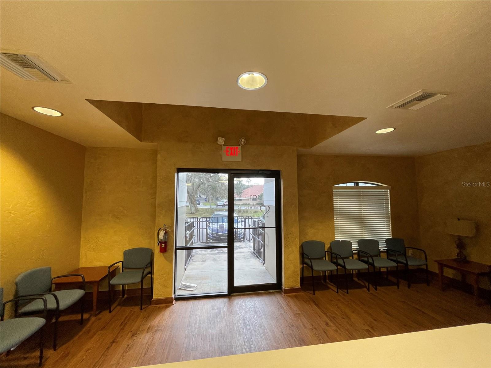 601 E DIXIE AVE #101 photo 4