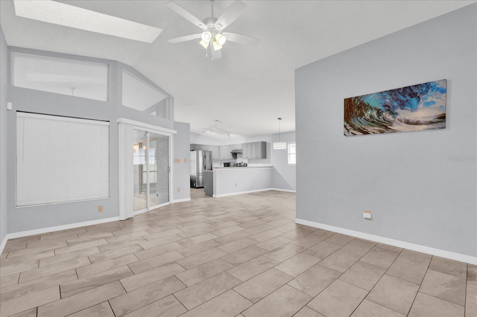 4382 WEEPING WILLOW CIR photo 2