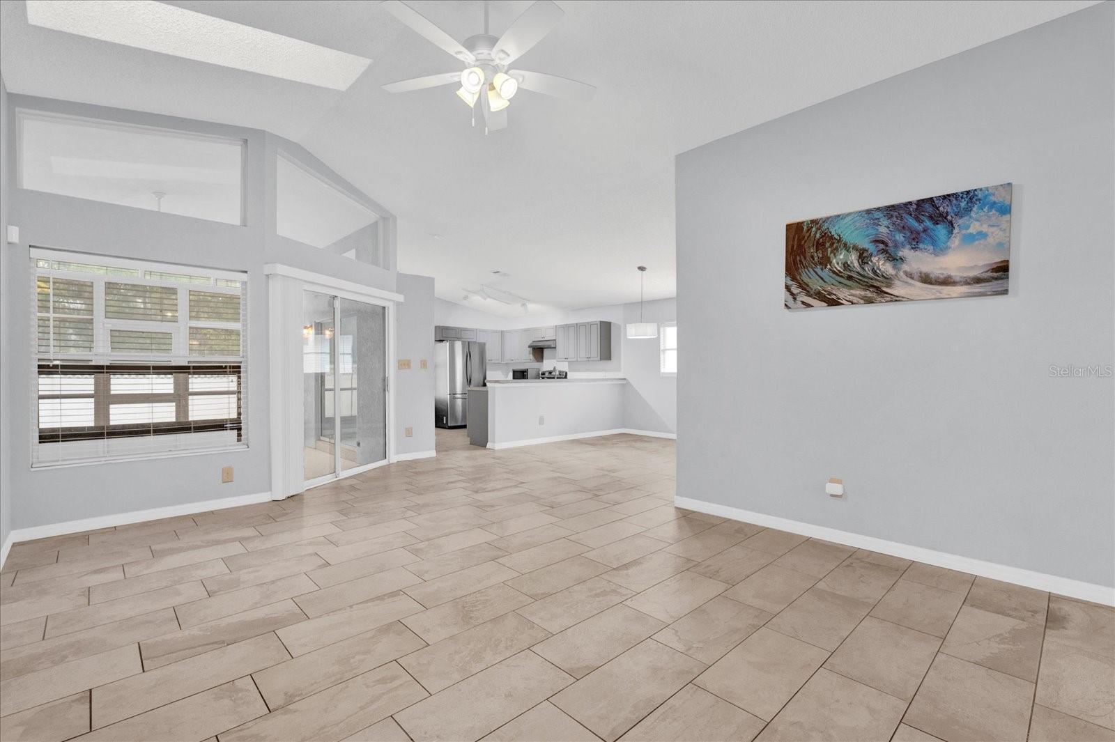 4382 WEEPING WILLOW CIR photo 3