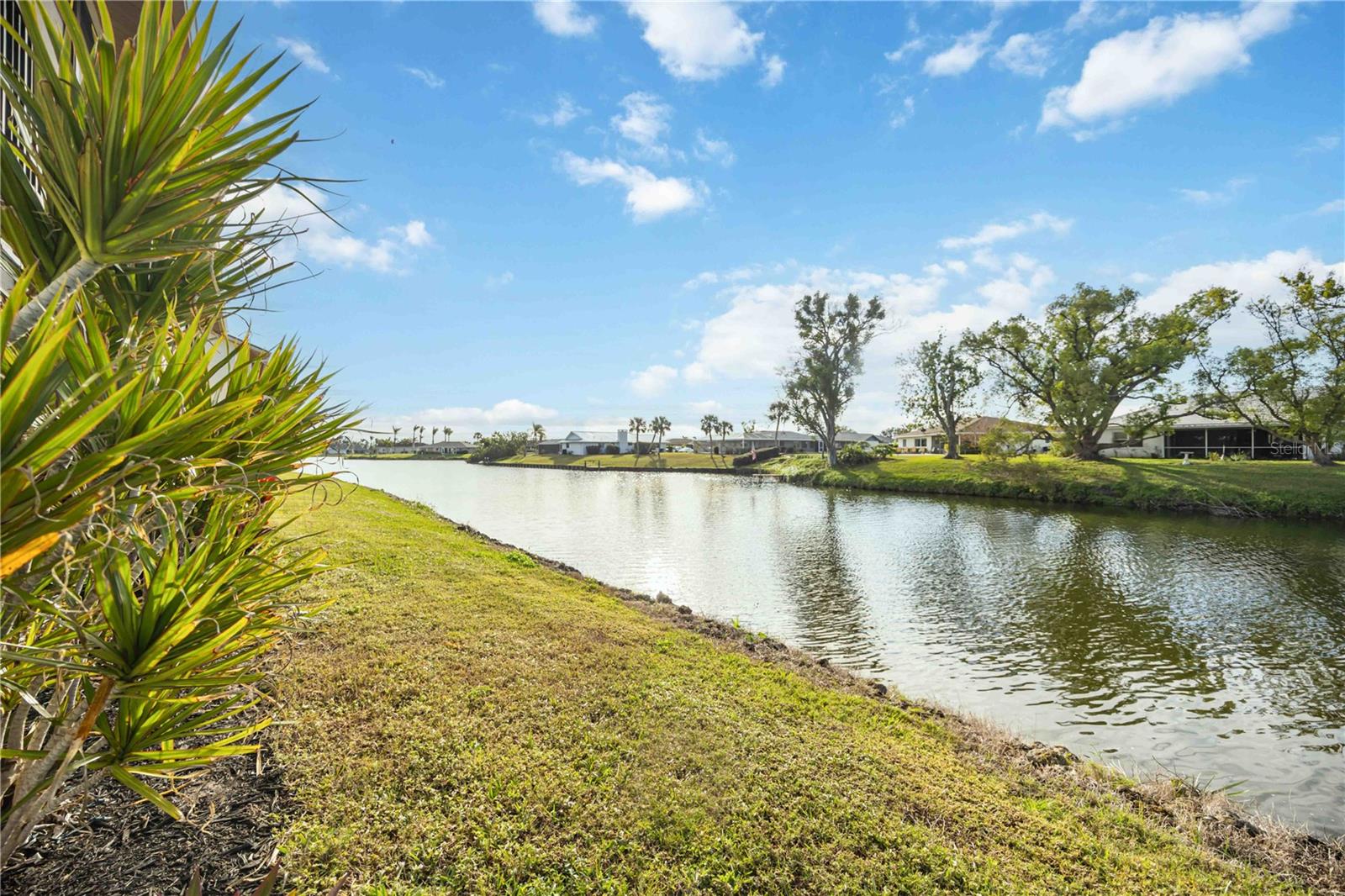 1775 LAKE PL #1775B — home for sale
