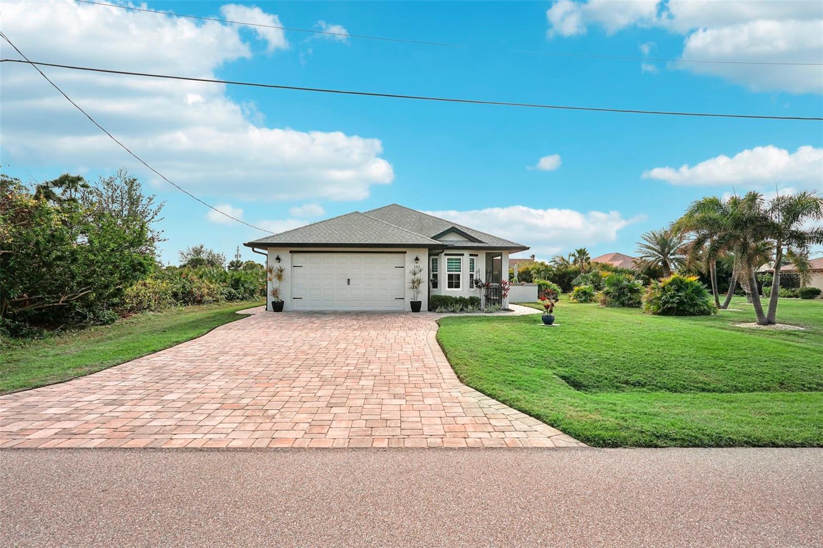 102 LINDA LEE DR photo 3