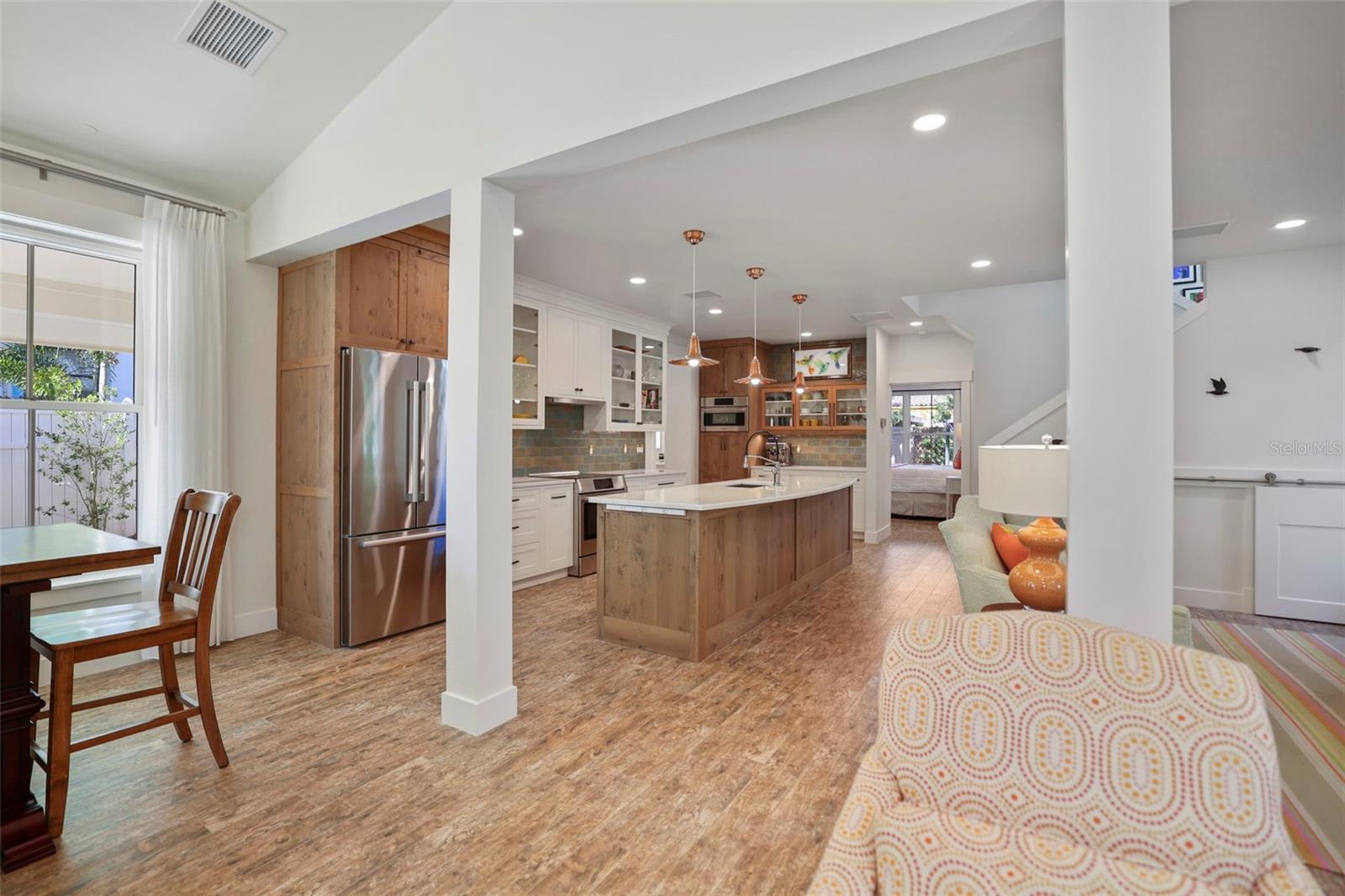 728 WOOD ST photo 2