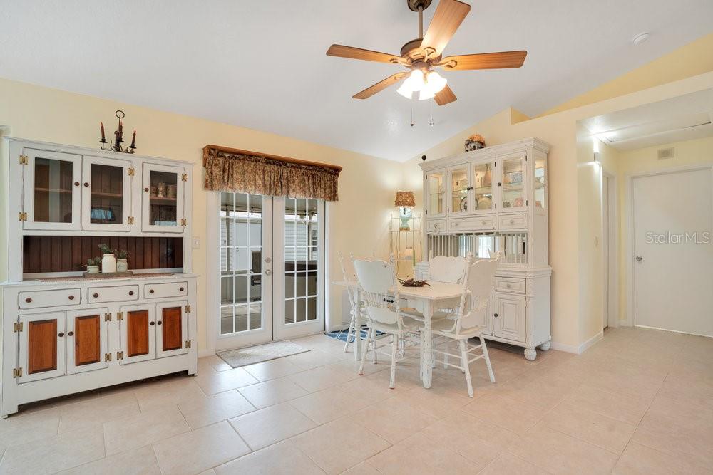 1336 SCHAYLER ST photo 5