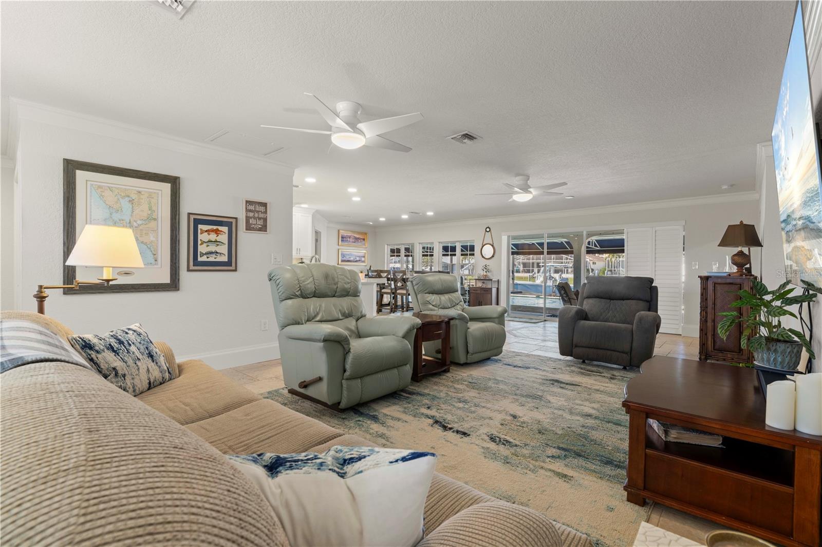 2871 CORAL WAY photo 3