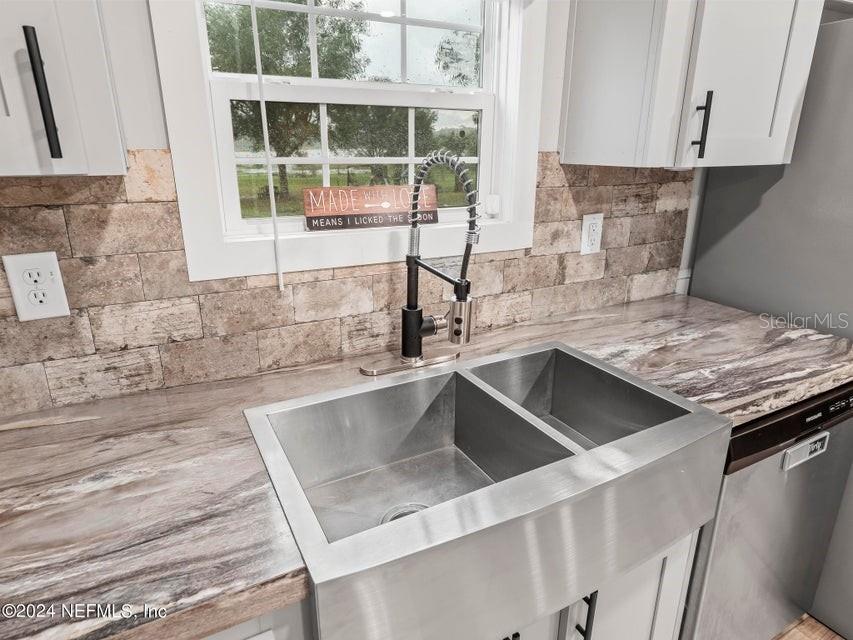 204 1ST ST photo 2