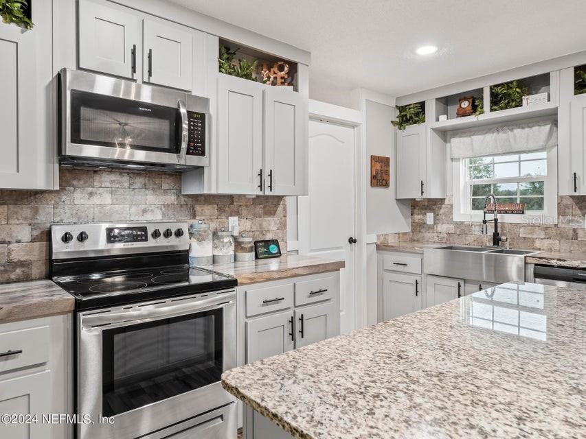 204 1ST ST photo 5