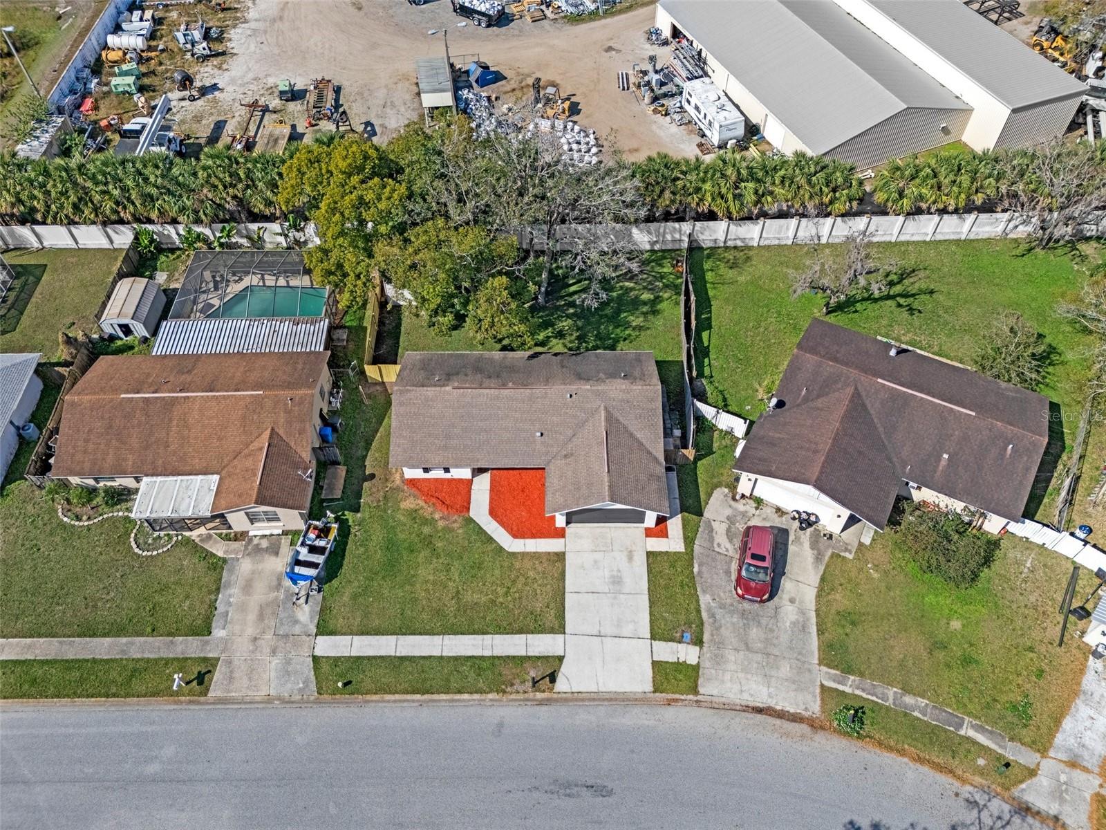 1053 WESTWOOD DR photo 2