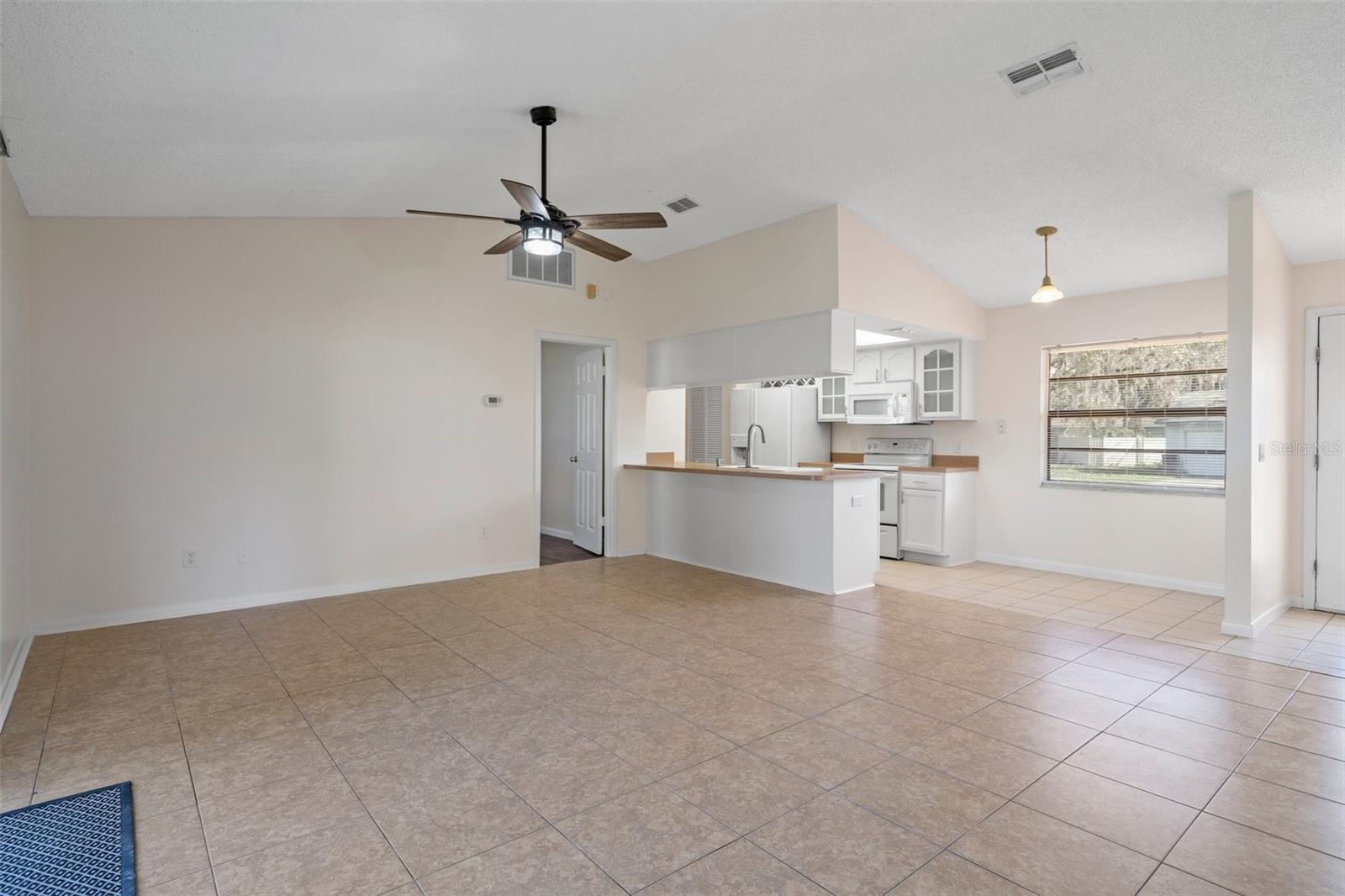 1053 WESTWOOD DR photo 5