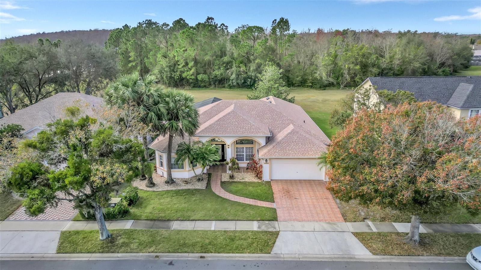 2404 HURON CIR photo 2