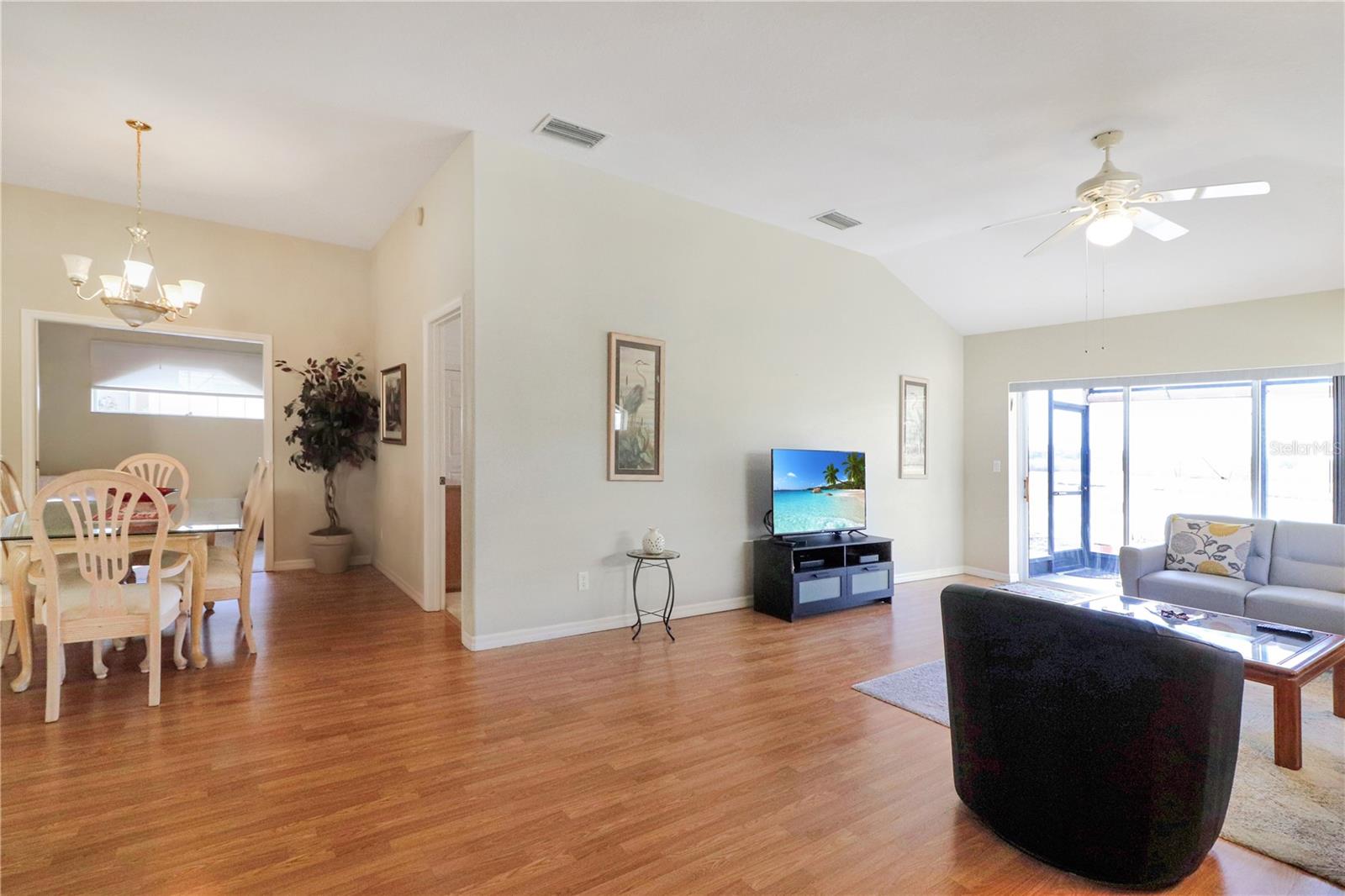 21837 ROYAL ST GEORGES LN photo 4