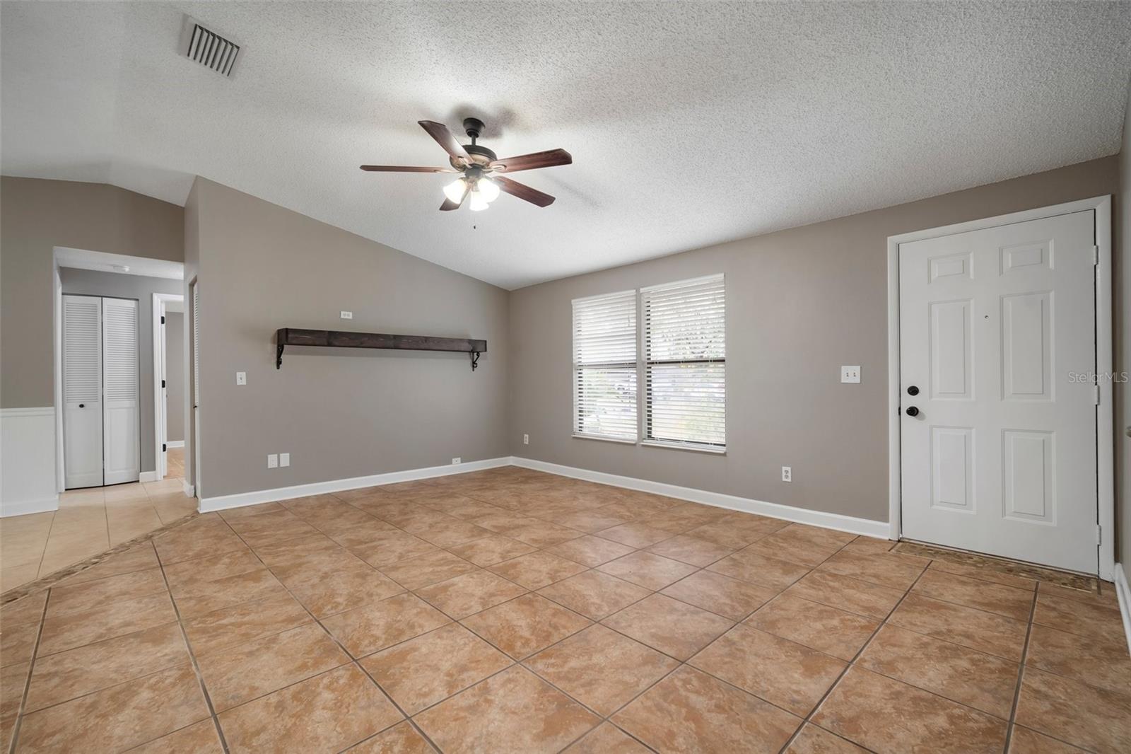 505 EMBERWOOD DR photo 3