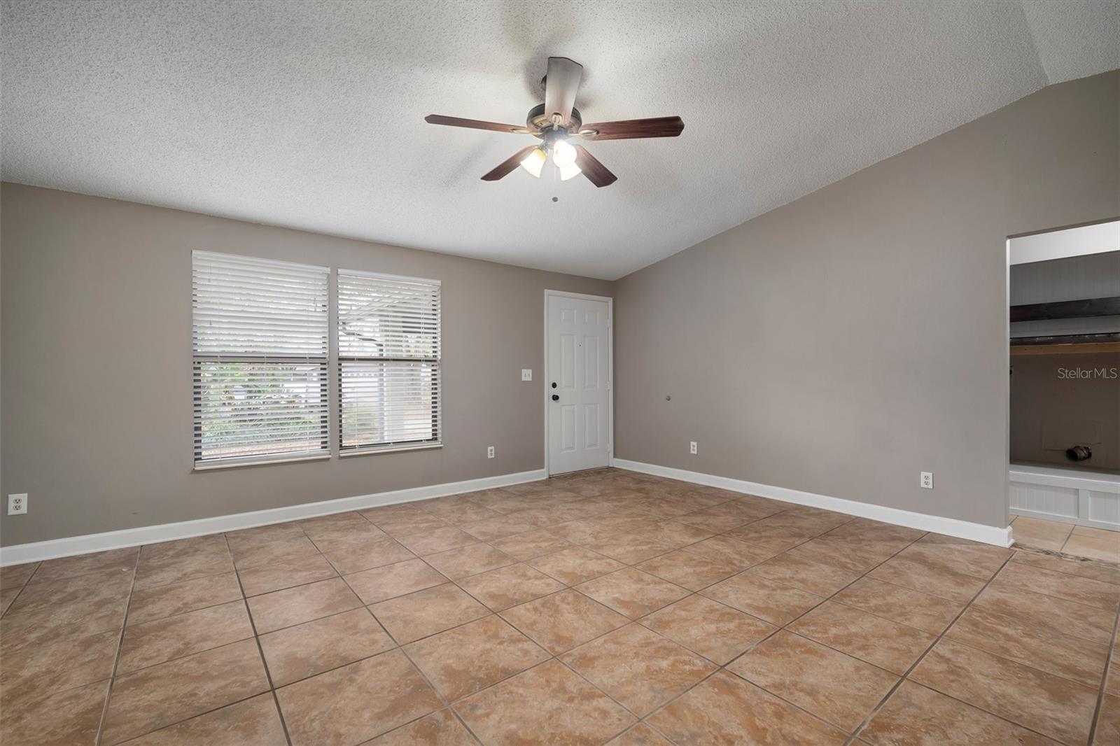 505 EMBERWOOD DR photo 4