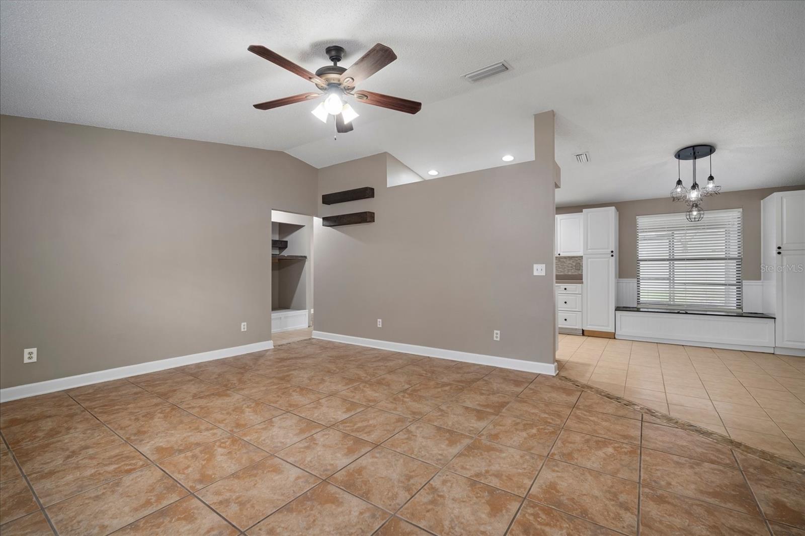 505 EMBERWOOD DR photo 5