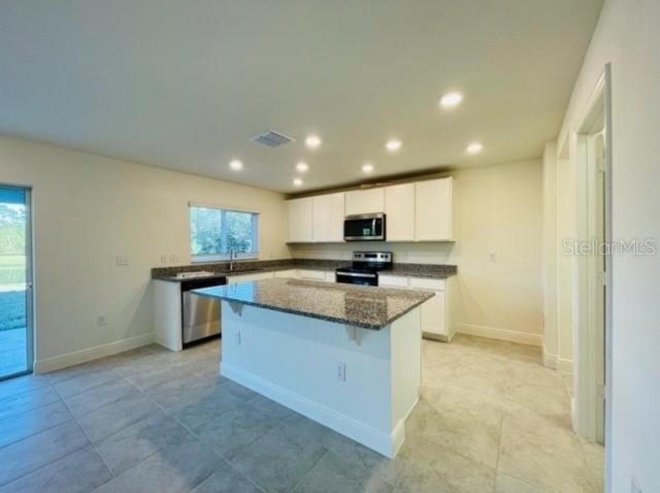 16364 WINDING PRESERVE CIR photo 4