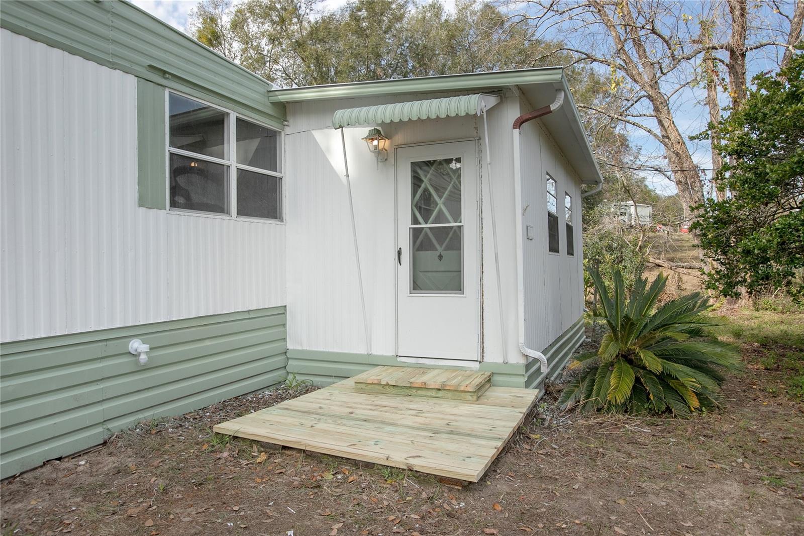 31602 HILLSIDE DR photo 2