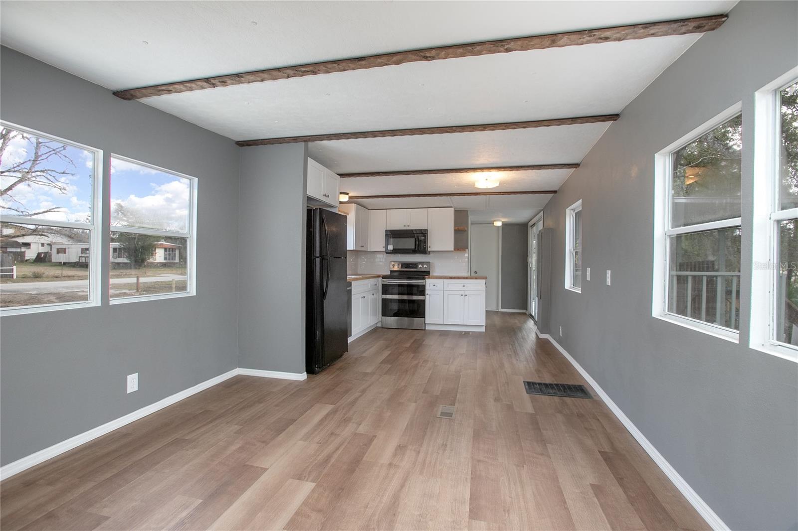31602 HILLSIDE DR photo 3