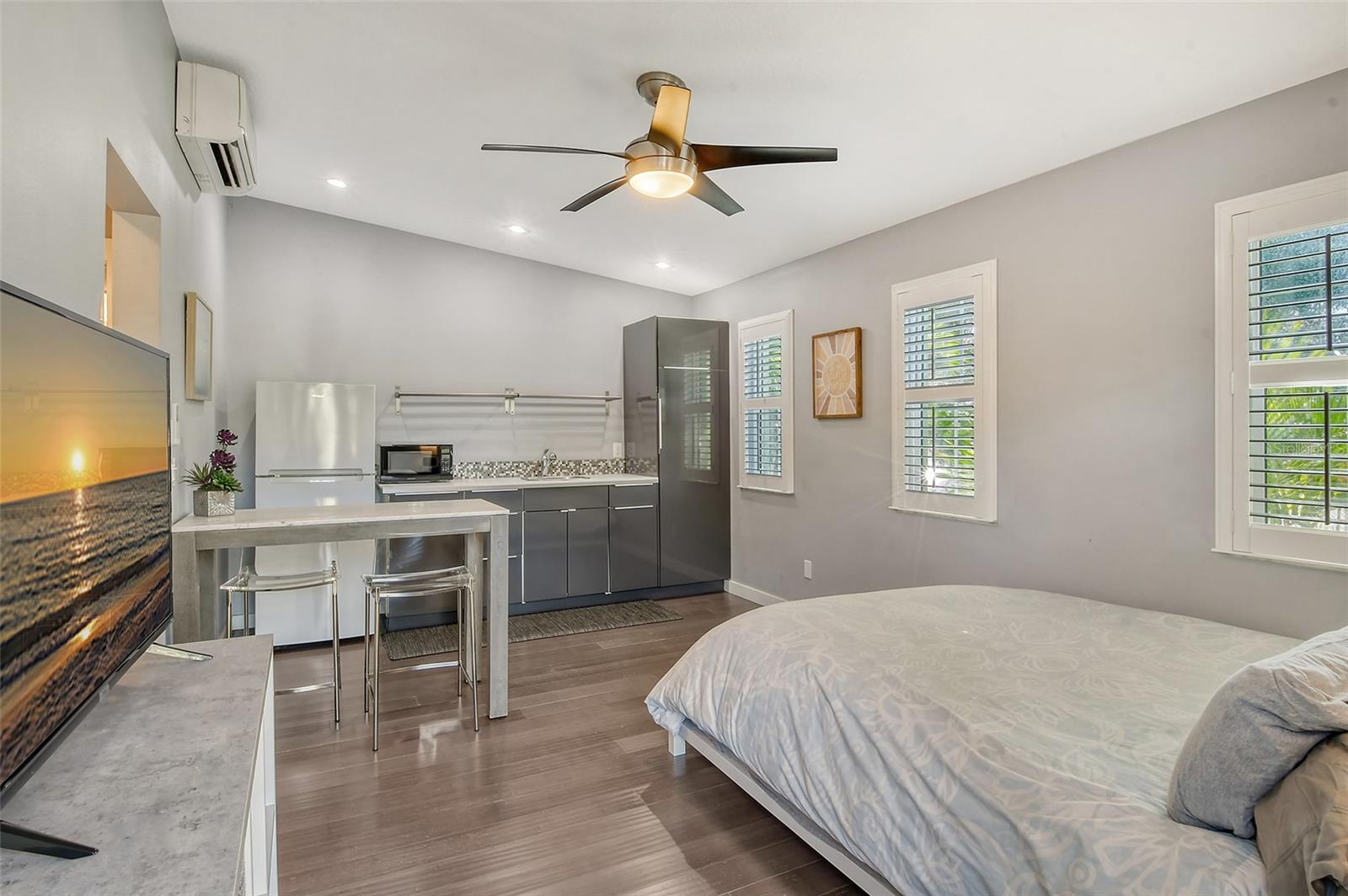 1705 SHORELAND DR photo 4