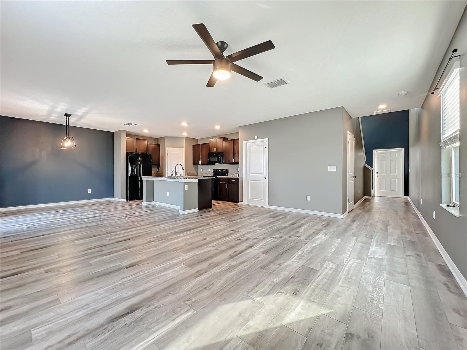 938 OLIVE CONCH ST photo 2