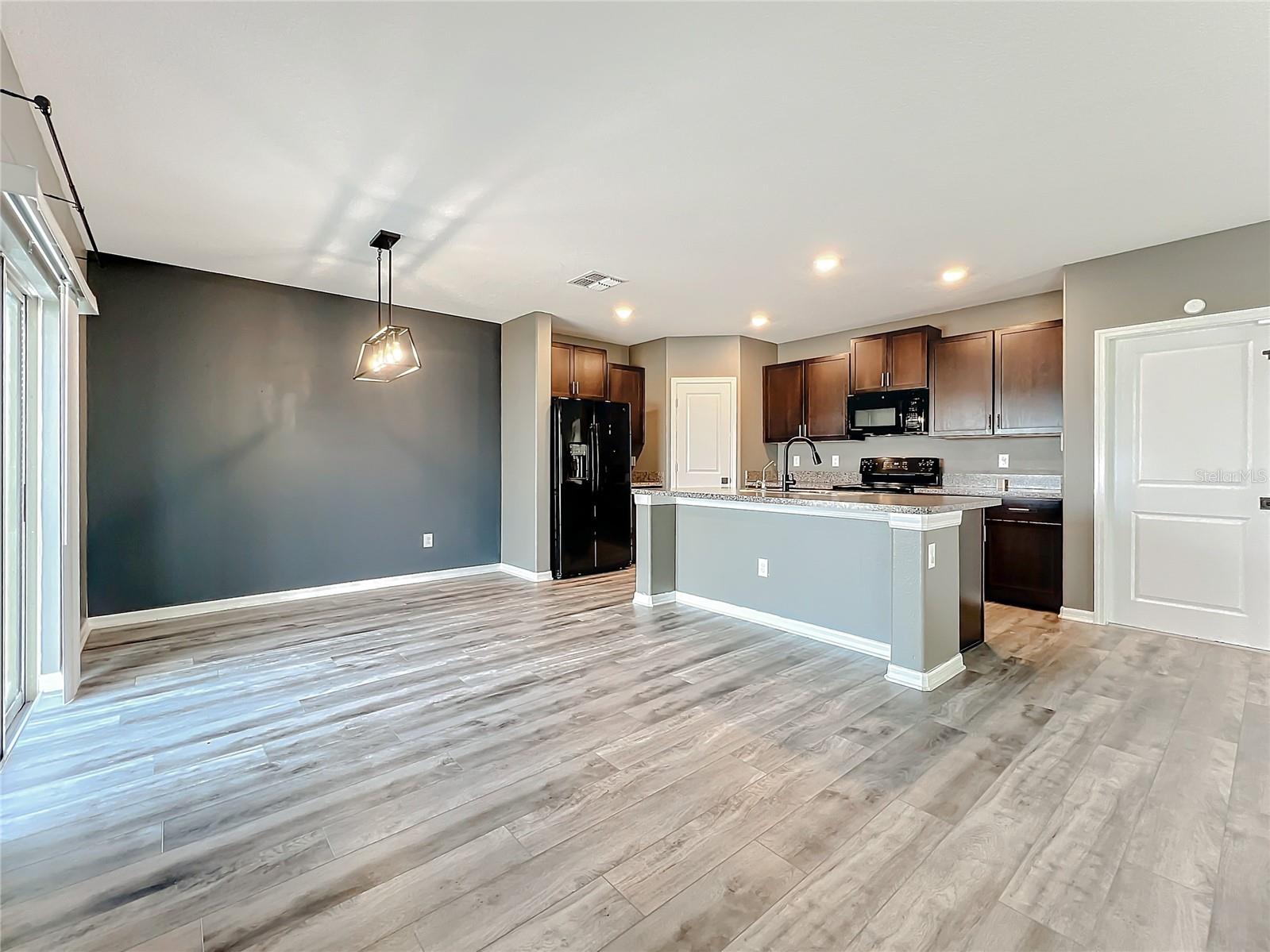 938 OLIVE CONCH ST photo 3