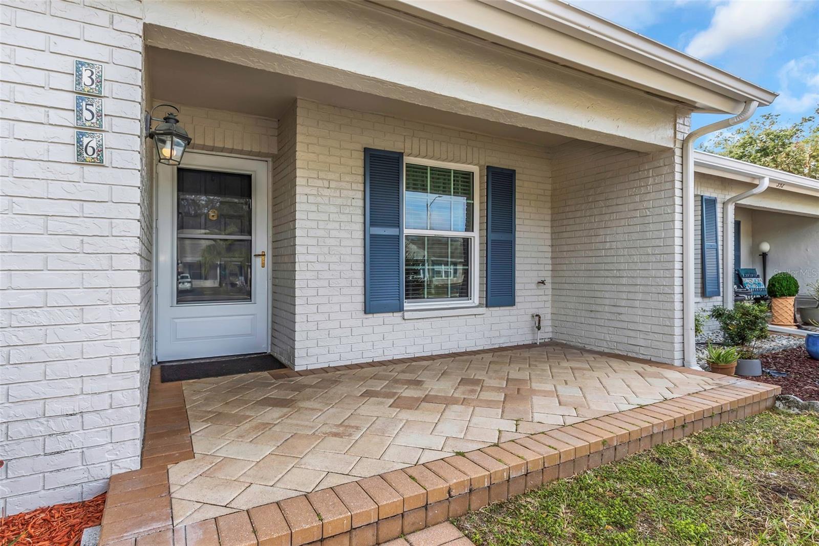 356 BAY PL photo 2