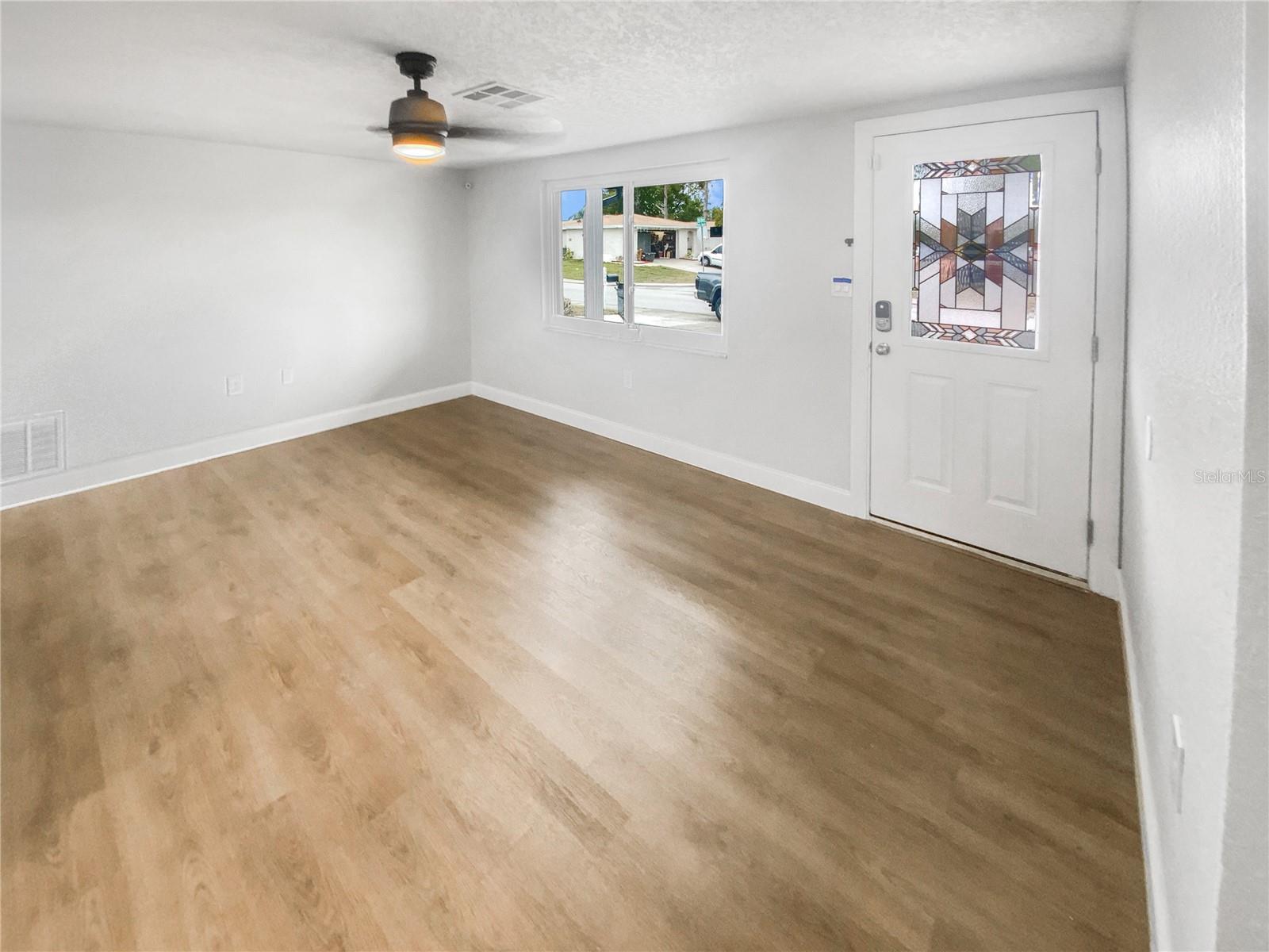 9640 MARK TWAIN LN photo 3